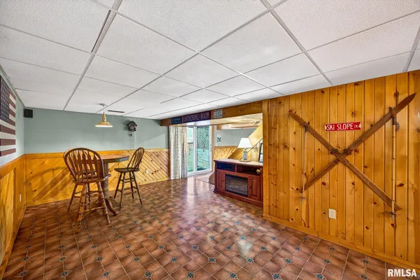 $675,000 | 115 Birch Court, Dahinda, IL 61428