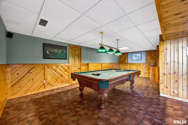 $675,000 | 115 Birch Court, Dahinda, IL 61428