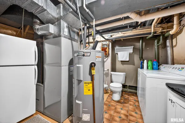 $675,000 | 115 Birch Court, Dahinda, IL 61428