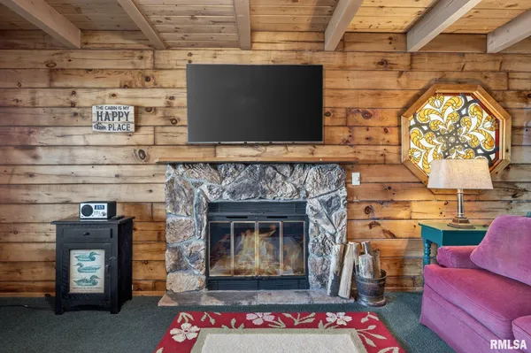 $675,000 | 115 Birch Court, Dahinda, IL 61428