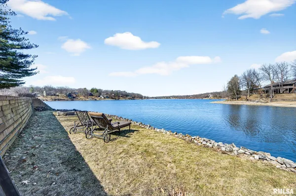 $675,000 | 115 Birch Court, Dahinda, IL 61428