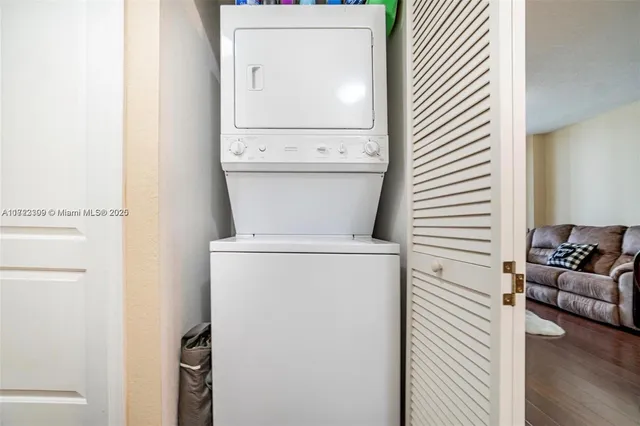 $275,000 | 1830 Radius Drive, Unit 516, Hollywood, FL 33020