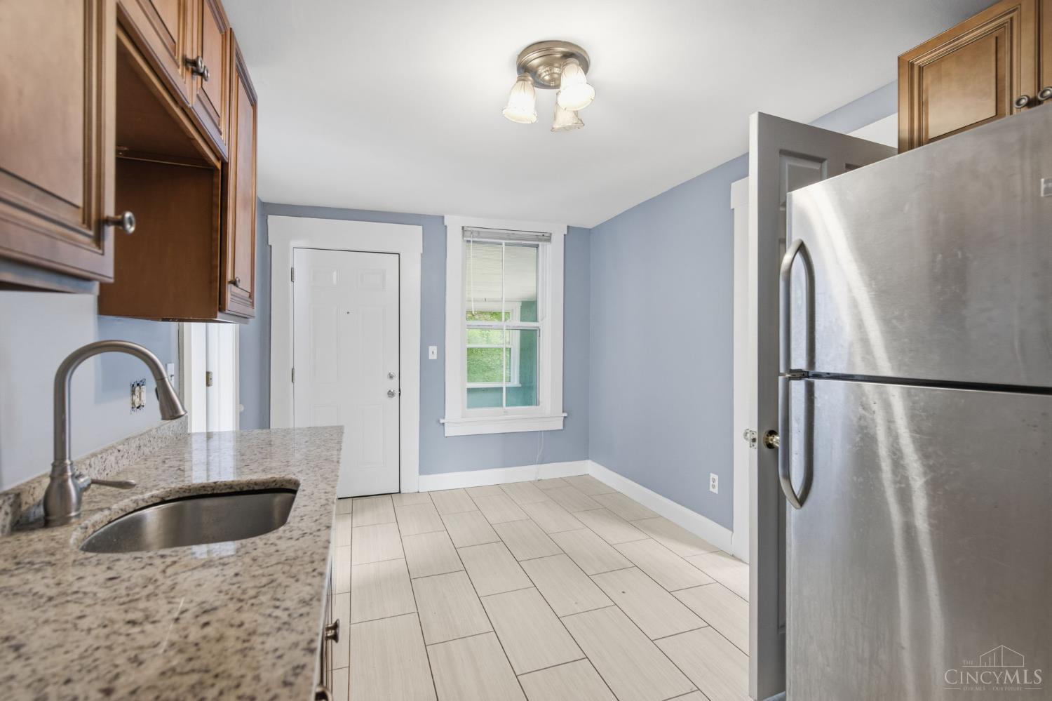 3262 Linwood Avenue Cincinnati, OH 45208 - Photo 28 of 53