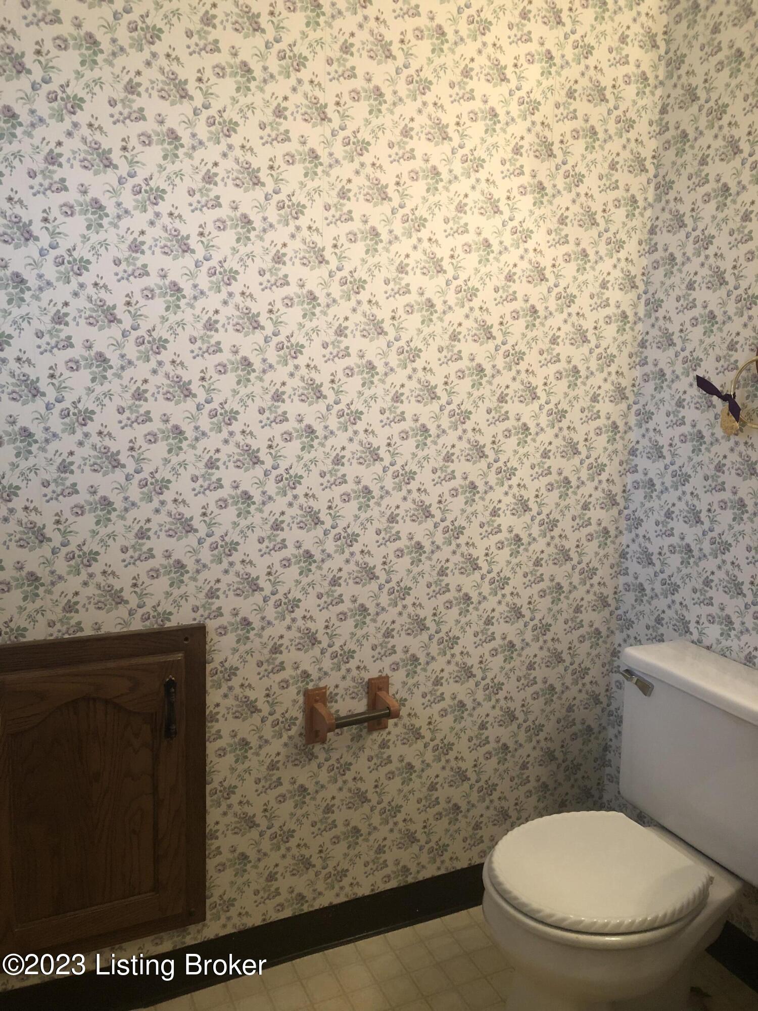 8312 Twisted Pine Road Louisville, KY 40219 - Photo 7 of 11 617AE82A-4C07-4E9B-86E1-42891AF35F2C