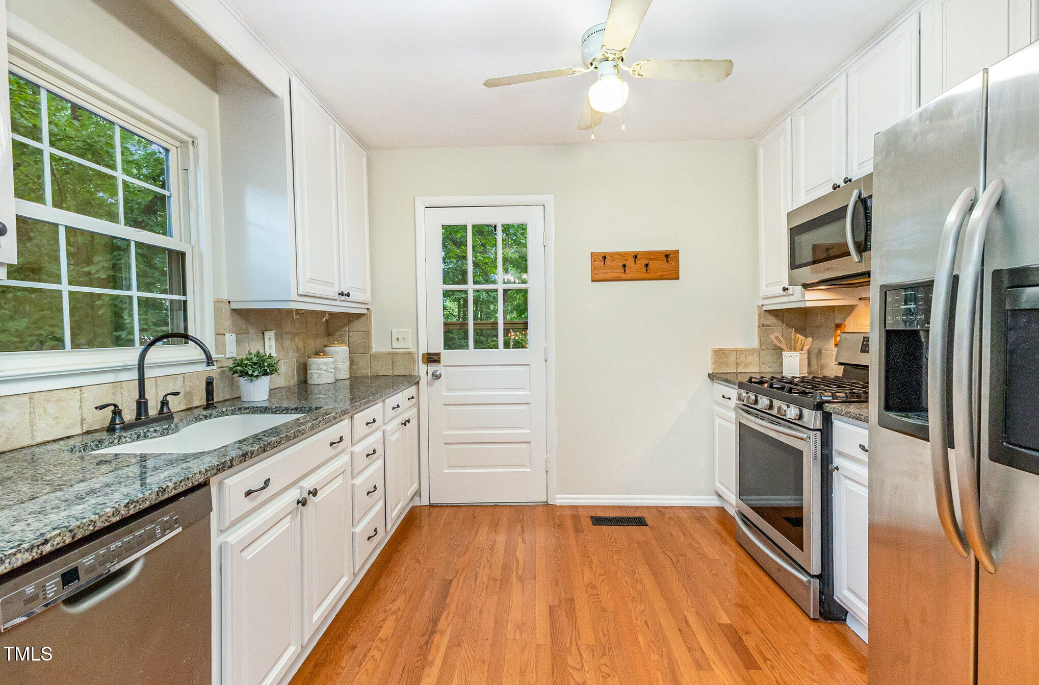 5616 Rangeley Drive Raleigh, NC 27609 - Photo 6 of 34 010_file_452