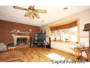 7013 Minder Road Rochester, IL 62563 - Photo 6 of 14