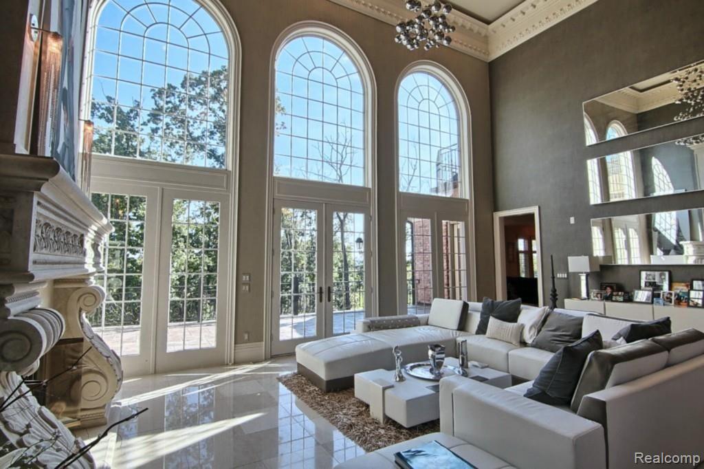 2615 Heights View Court Rochester, MI 48306 - Photo 5 of 36 Living_Room.jpg