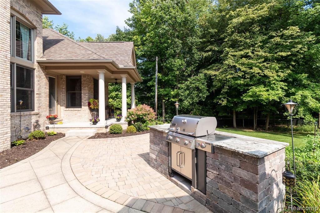 524 Trinway Road Troy, MI 48085 - Photo 14 of 75