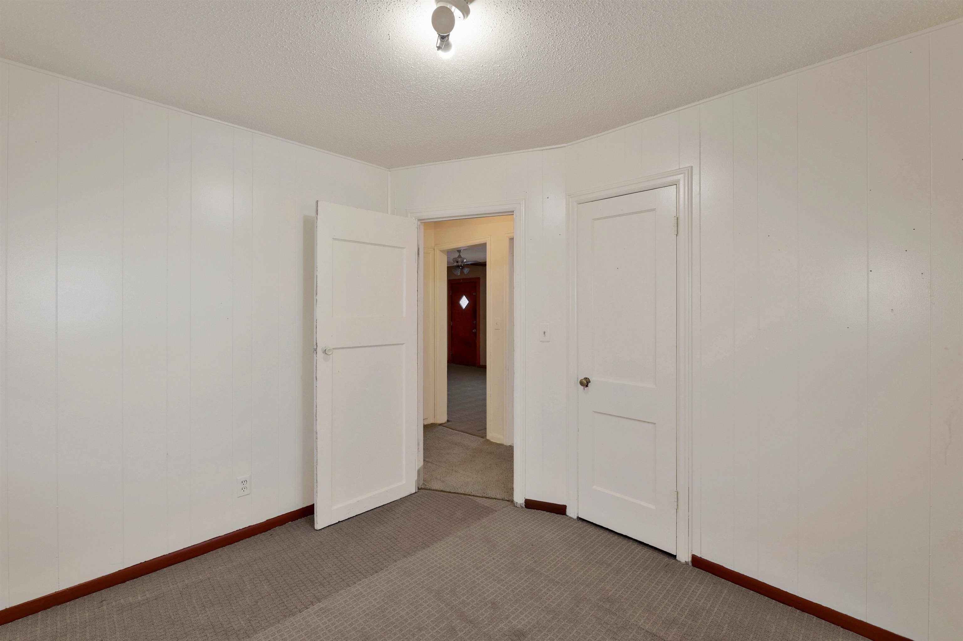 2515 South Mosley Street Wichita, KS 67216 - Photo 9 of 25