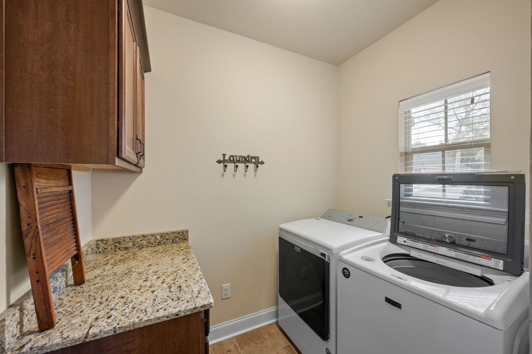 1085 Destin Avenue Foley, AL 36535 - Photo 29 of 35 Laundry