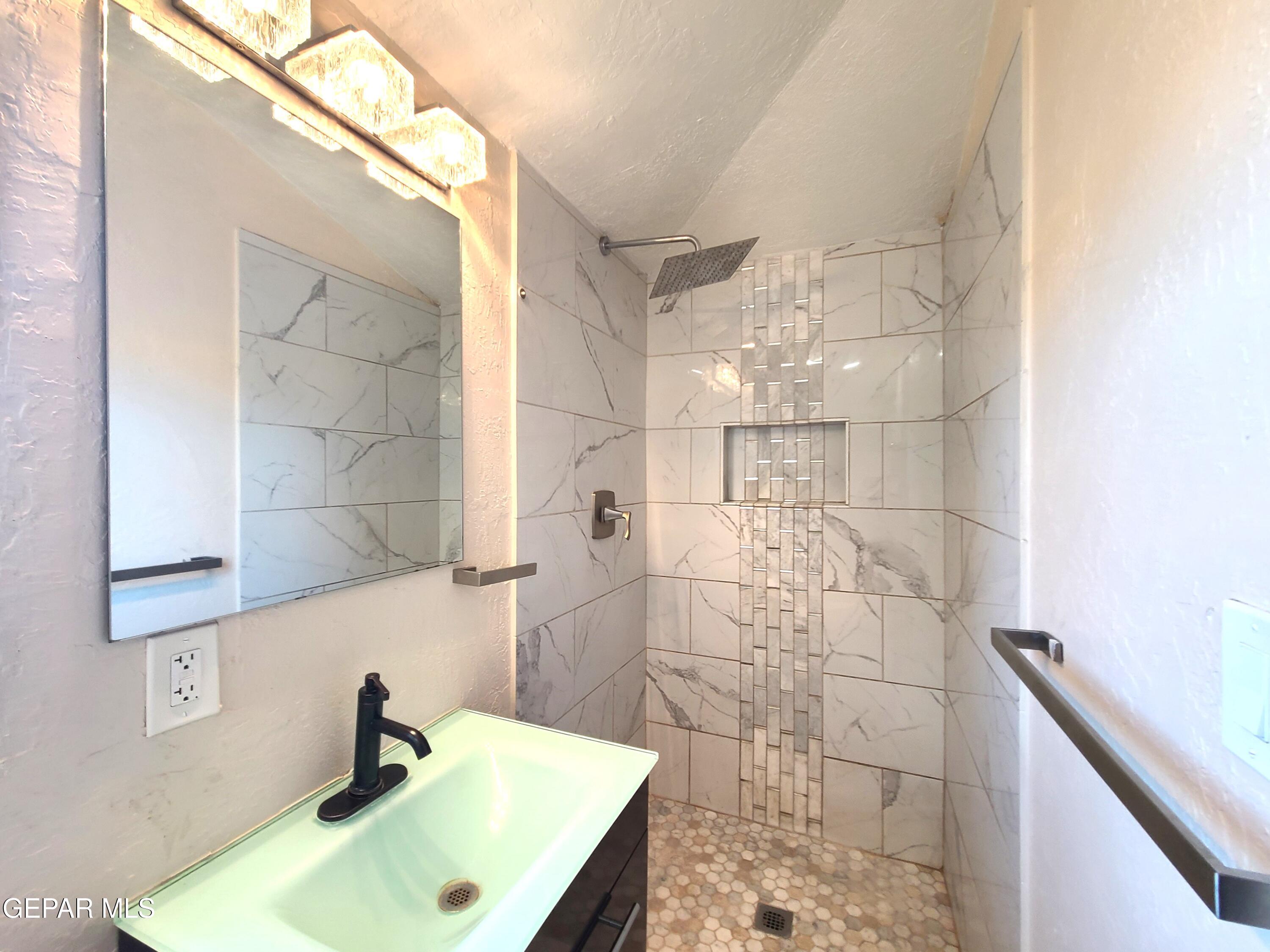 1714 Banker Road Canutillo, TX 79835 - Photo 44 of 78 Primary Bathroom #4