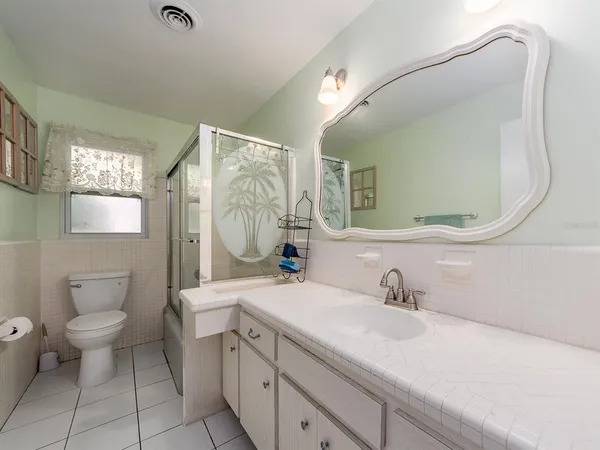 a view of entryway with livingroom and furniture