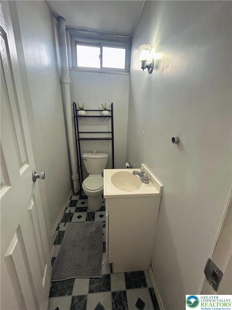 816 North Shell Street Allentown, PA 18109 - Photo 19 of 22 a utility room with dryer and washer