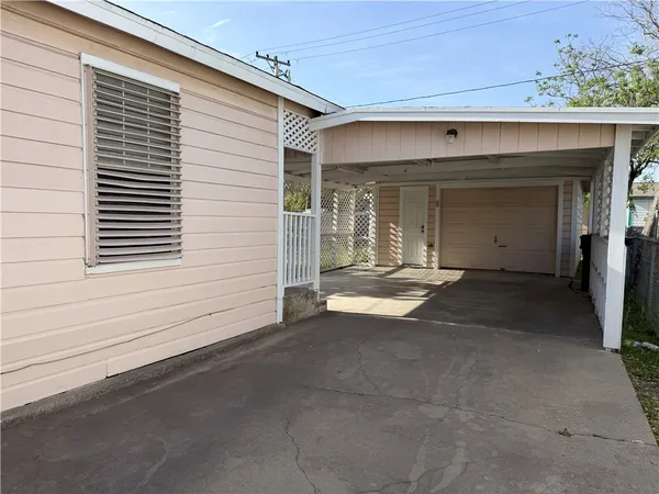 $1,800 | 1837 Horne Road, Corpus Christi, TX 78416