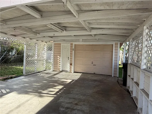 $1,800 | 1837 Horne Road, Corpus Christi, TX 78416