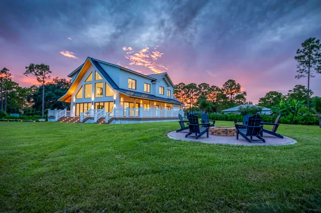 a picture of a bathroom with a sink