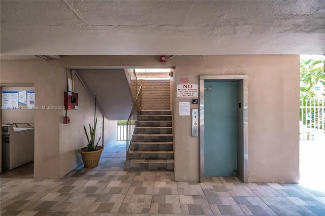 $1,600 | 16851 Northeast 18th Avenue, Unit 212, North Miami Beach, FL 33162