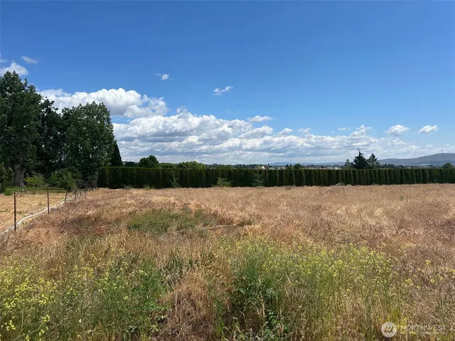 $900,000 | 309 Canyon Road, Yakima, WA 98901