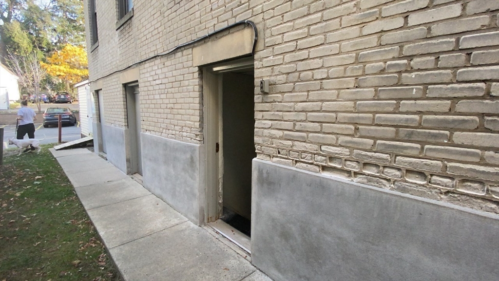 7 Lothian Road, Unit B Boston, MA 02135 - Photo 3 of 18