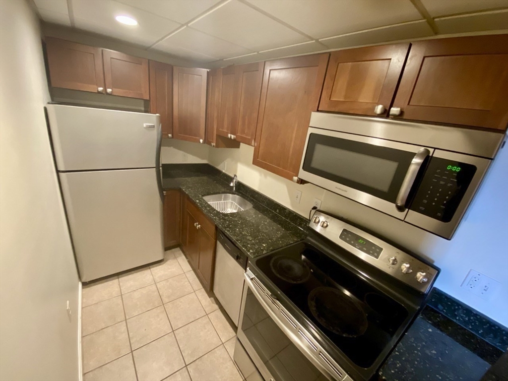 7 Lothian Road, Unit B Boston, MA 02135 - Photo 5 of 18