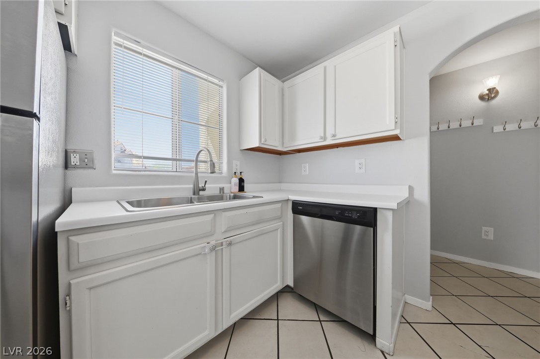 698 South Racetrack Road, Unit 1221 Henderson, NV 89015 - Photo 14 of 24 STAINLESS SINK AND WINDOW