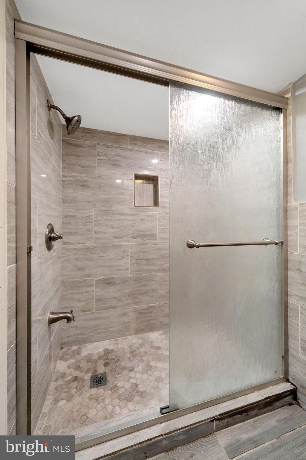 418 Hampden Road Upper Darby, PA 19082 - Photo 17 of 27