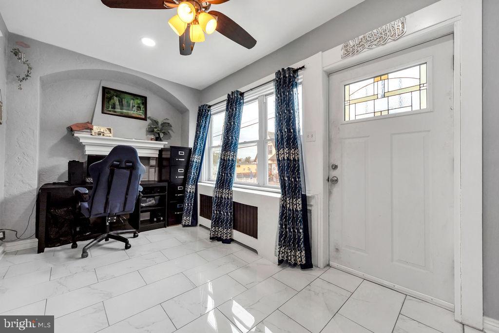 418 Hampden Road Upper Darby, PA 19082 - Photo 4 of 27