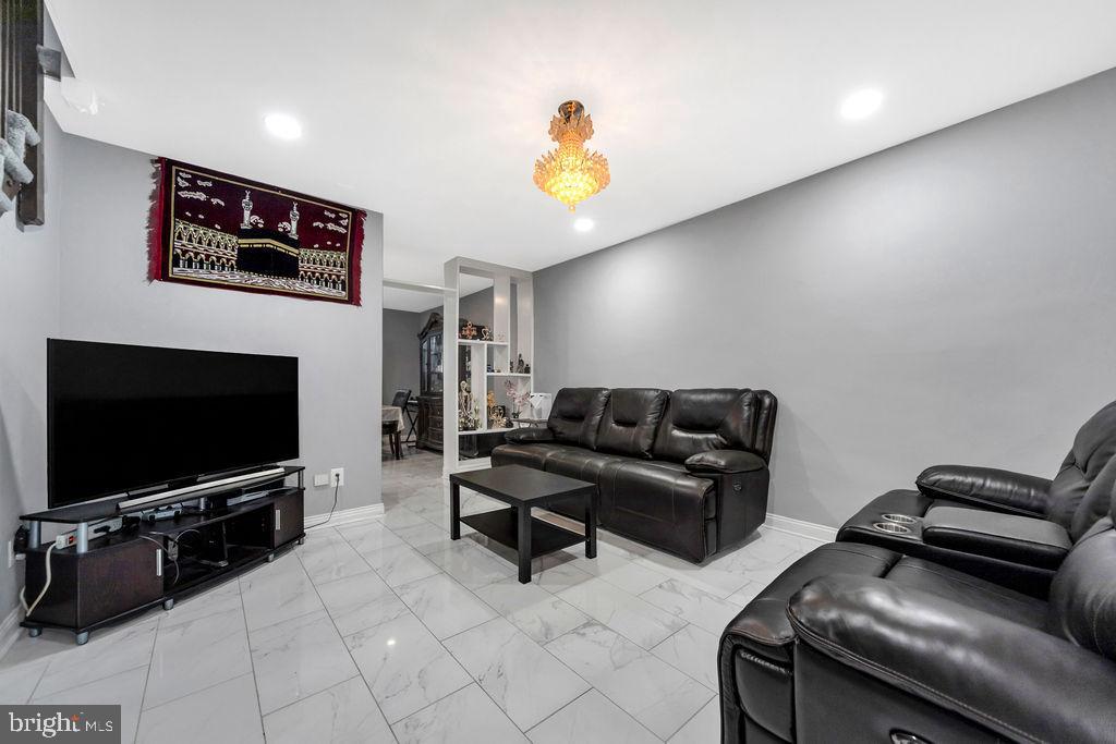 418 Hampden Road Upper Darby, PA 19082 - Photo 6 of 27