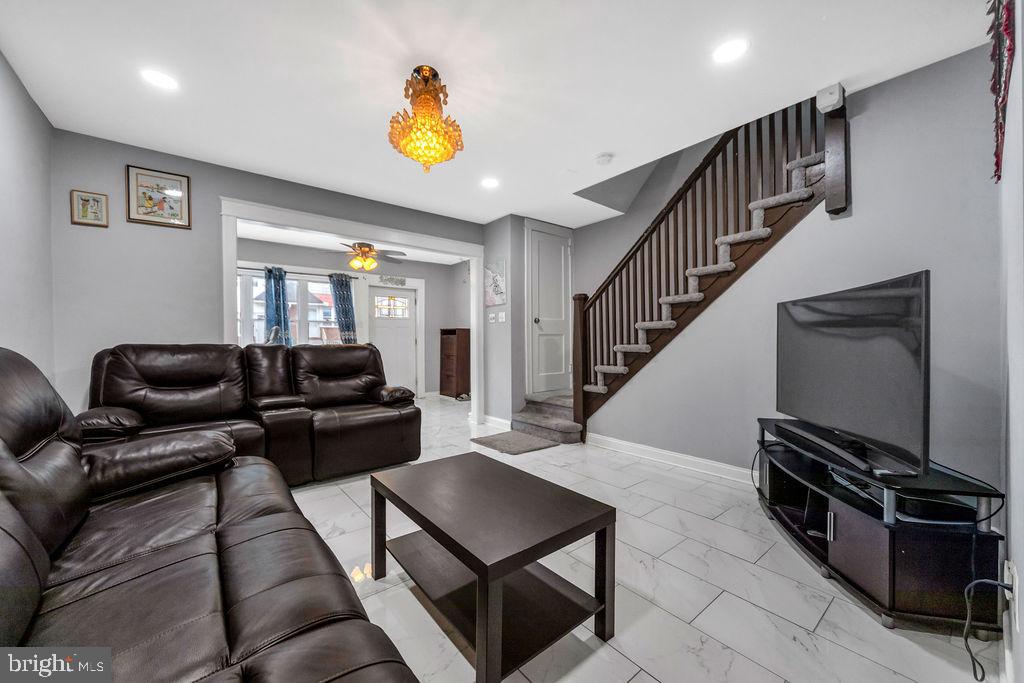 418 Hampden Road Upper Darby, PA 19082 - Photo 8 of 27