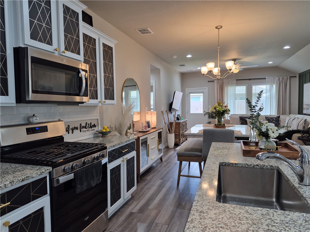 7625 Rustler Lane Corpus Christi, TX 78414 - Photo 7 of 23