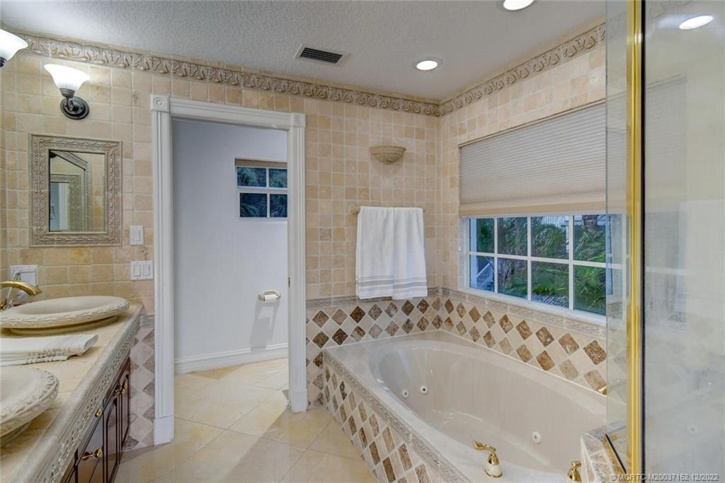 110 North Sewalls Point Road Sewall's Point, FL 34996 - Photo 29 of 78 Primary Bathroom