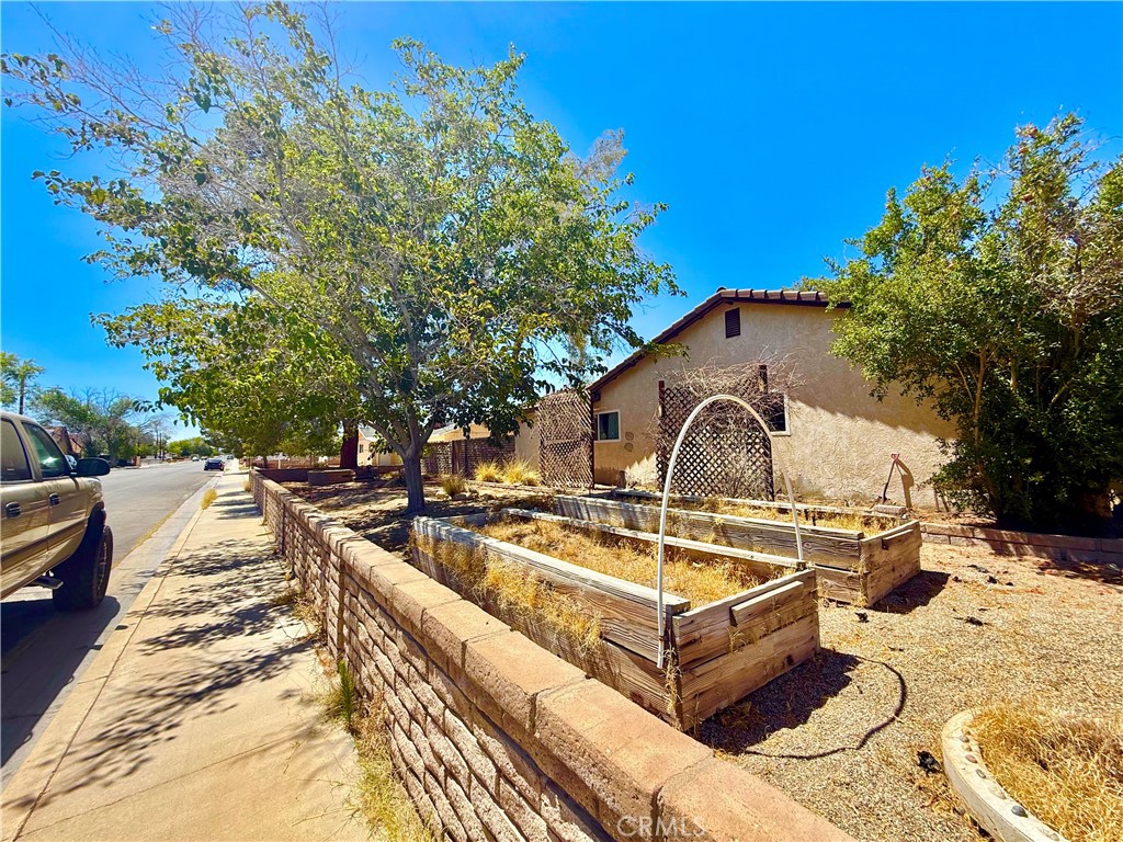 135 South Broadway Street Ridgecrest, CA 93555 - Photo 40 of 46