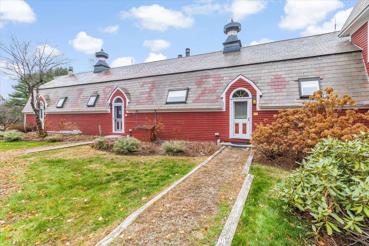 254 Boynton Road, Unit SB3 Londonderry, VT 05148 - Photo 20 of 40