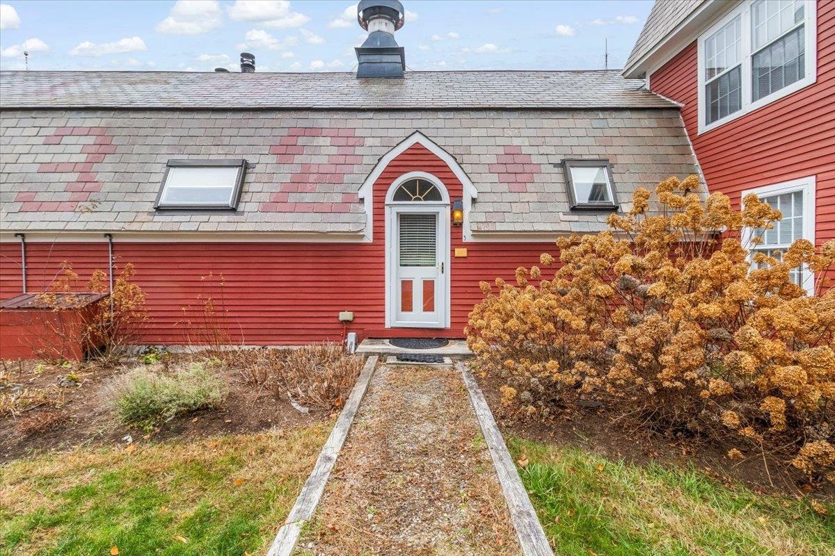 254 Boynton Road, Unit SB3 Londonderry, VT 05148 - Photo 21 of 40