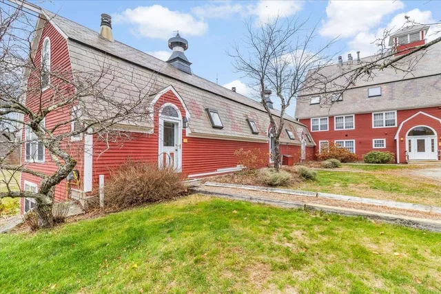 $379,000 | 254 Boynton Road, Unit SB3, Londonderry, VT 05148