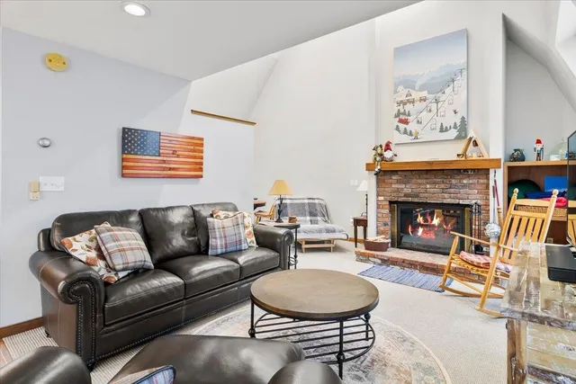 $379,000 | 254 Boynton Road, Unit SB3, Londonderry, VT 05148