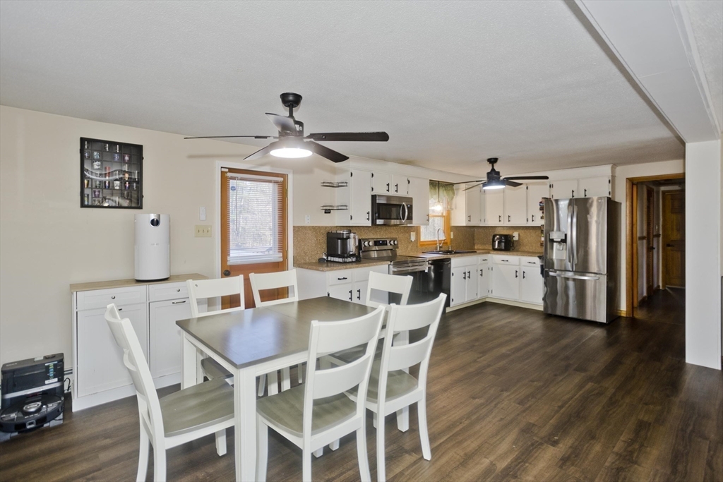 63 North Washington Street Belchertown, MA 01007 - Photo 12 of 38