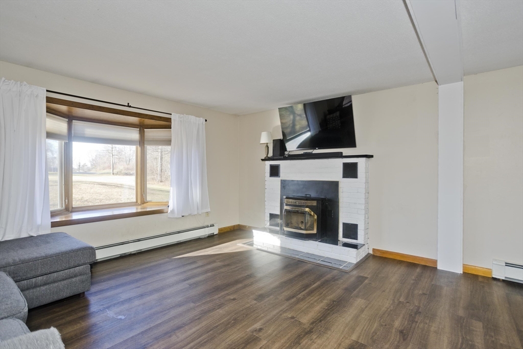 63 North Washington Street Belchertown, MA 01007 - Photo 19 of 38