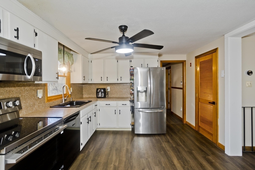 63 North Washington Street Belchertown, MA 01007 - Photo 10 of 38