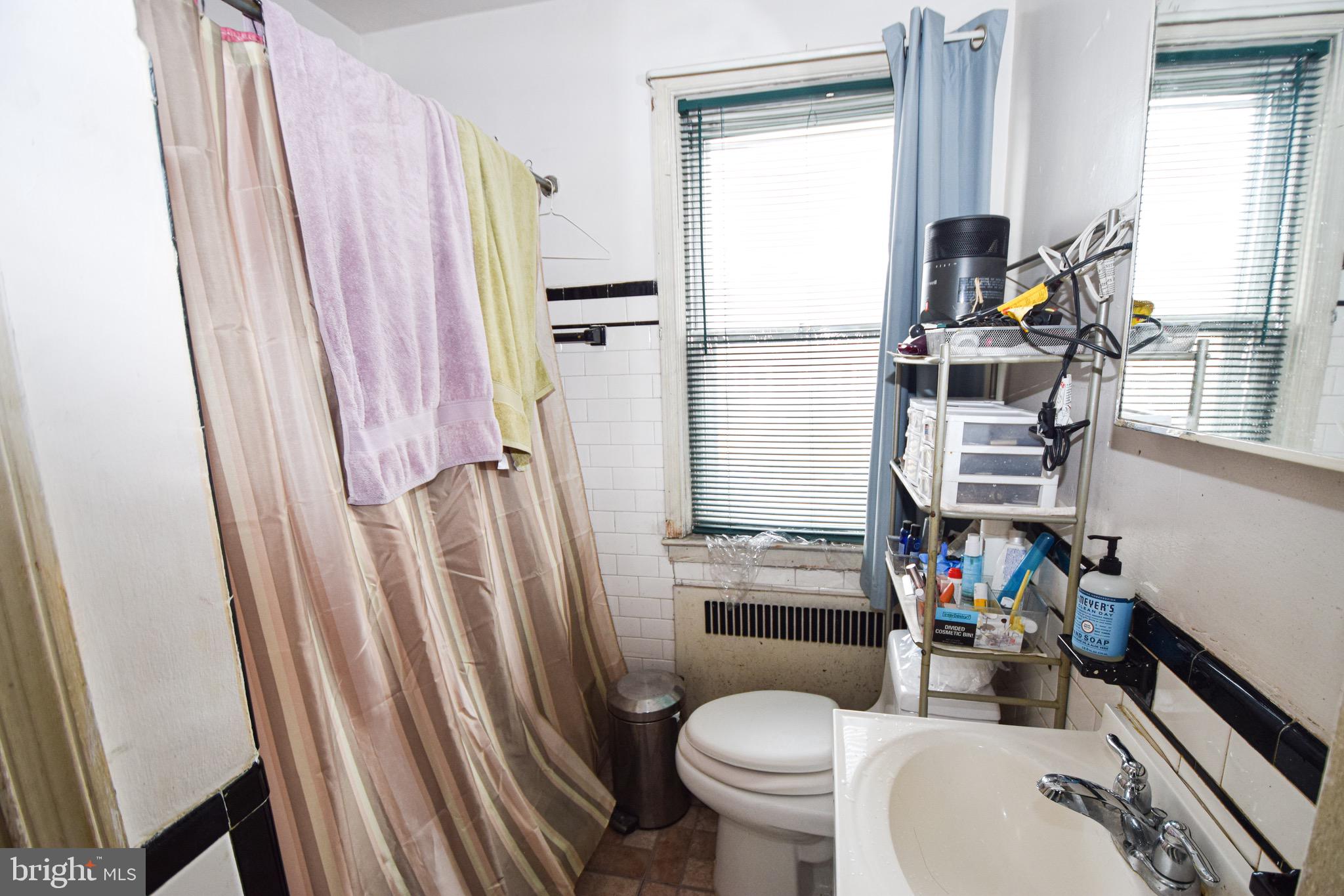 1620 Kingsway Road Baltimore, MD 21218 - Photo 29 of 56 Bathroom #1