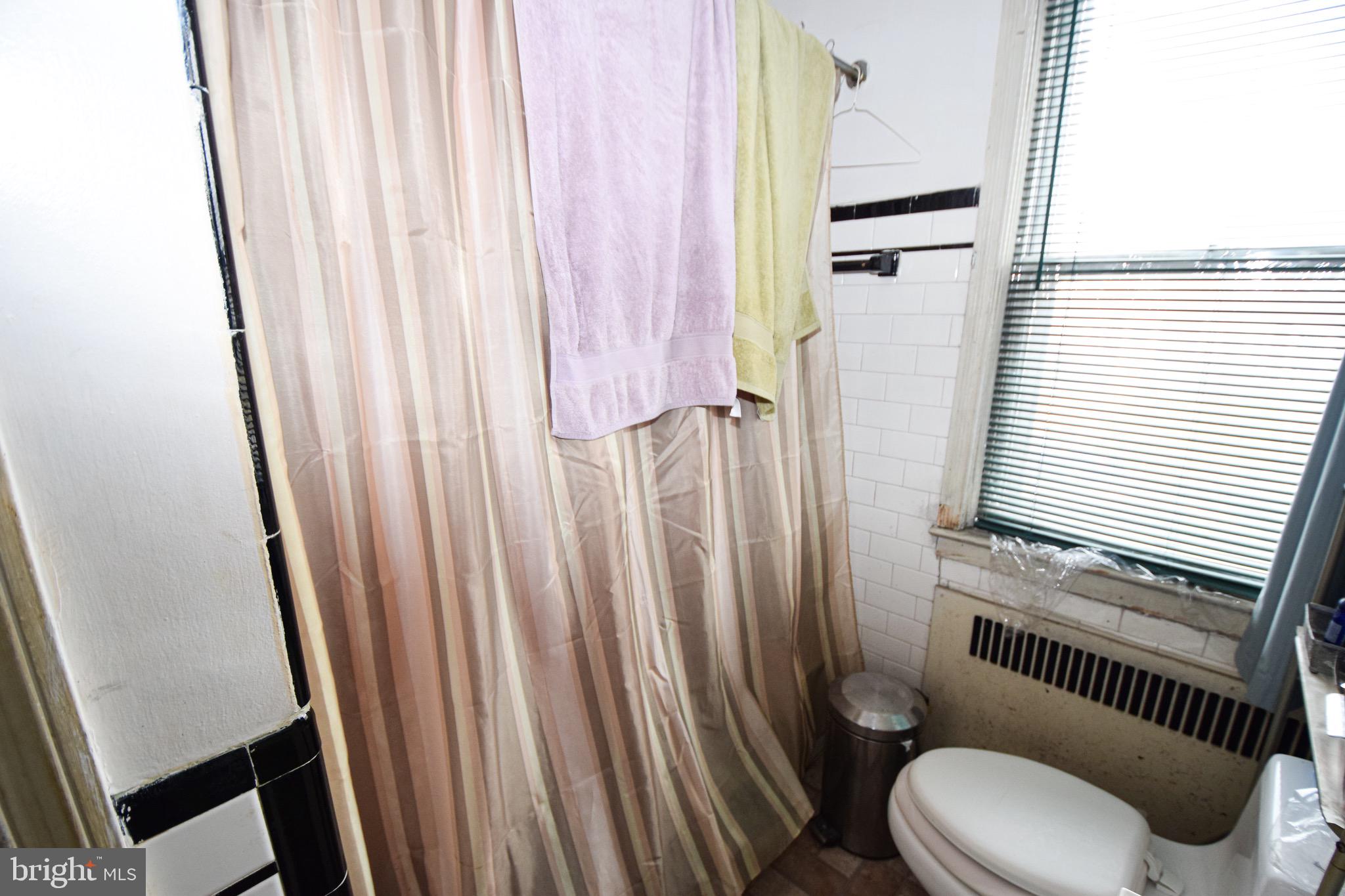 1620 Kingsway Road Baltimore, MD 21218 - Photo 31 of 56 Bathroom #1