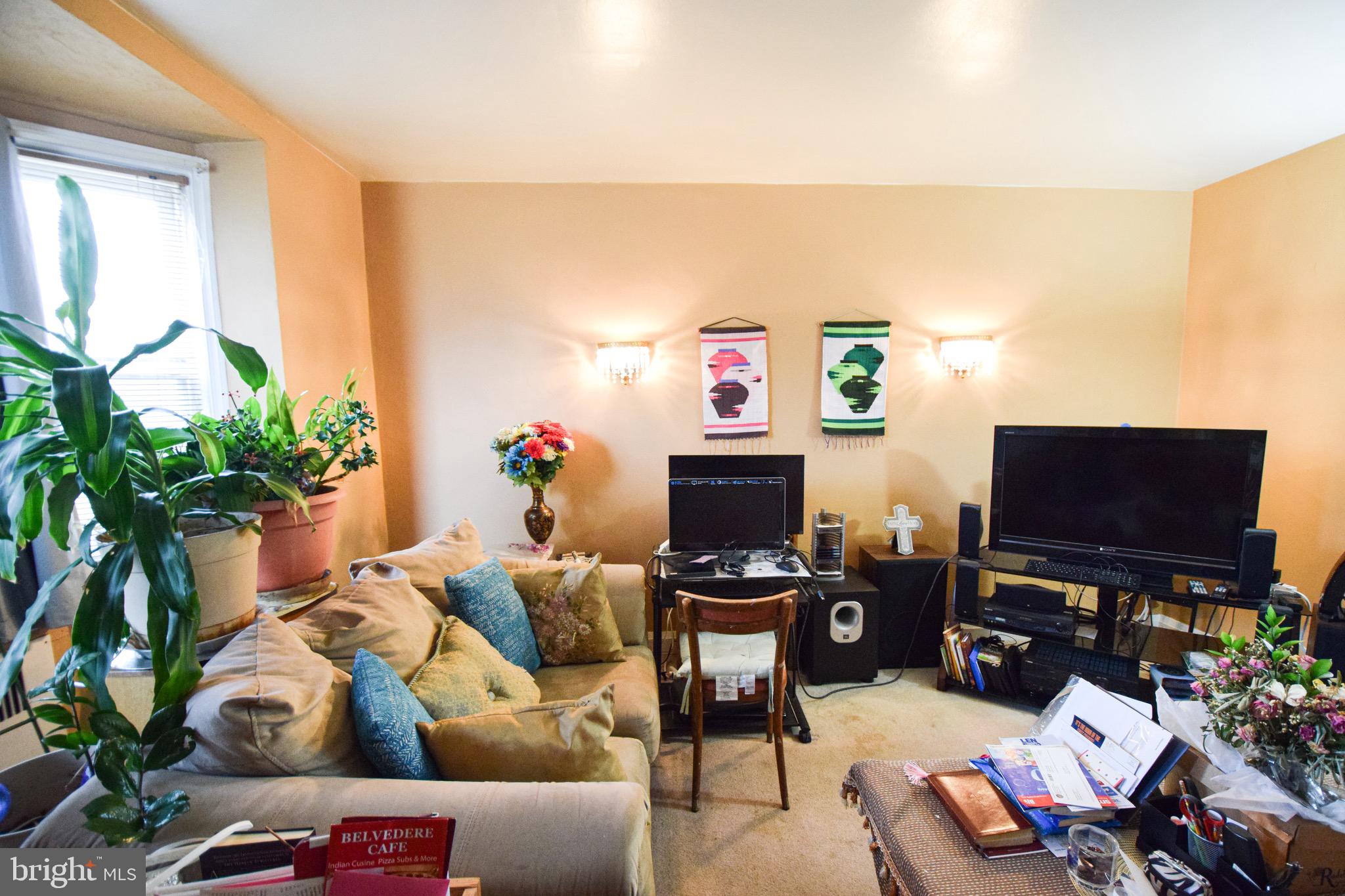 1620 Kingsway Road Baltimore, MD 21218 - Photo 4 of 56 Living Room