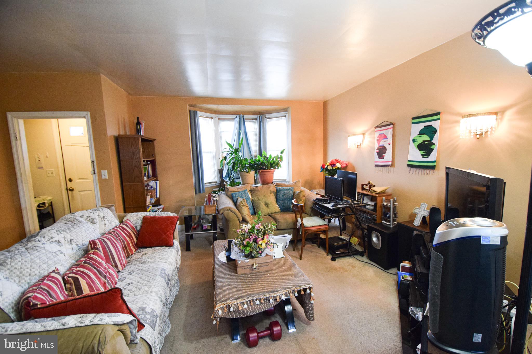 1620 Kingsway Road Baltimore, MD 21218 - Photo 7 of 56 Living Room