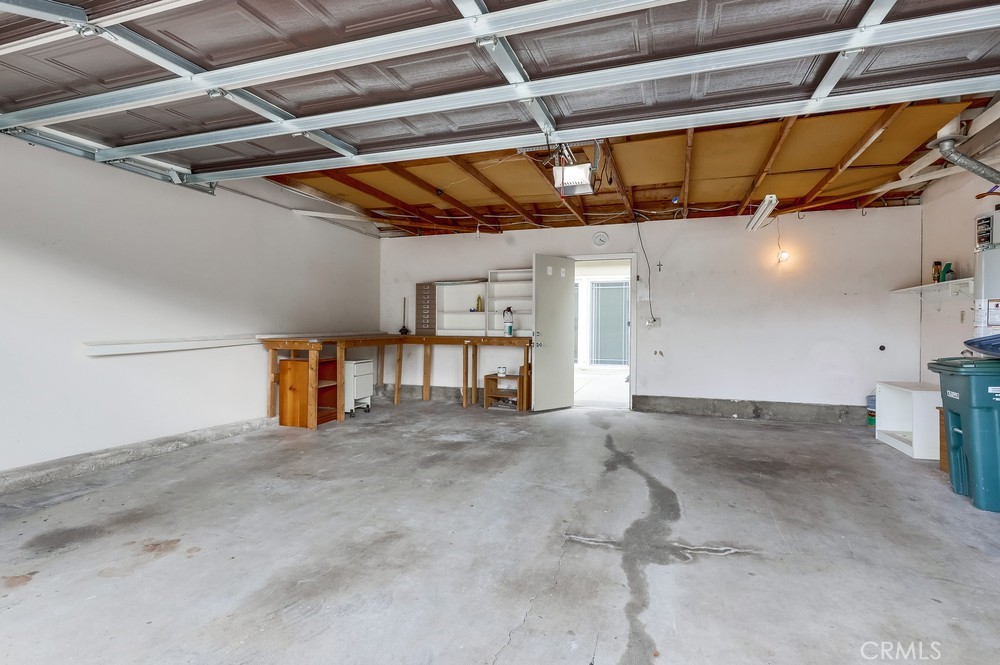 5429 Cajon Avenue Buena Park, CA 90621 - Photo 20 of 22 a view of a garage