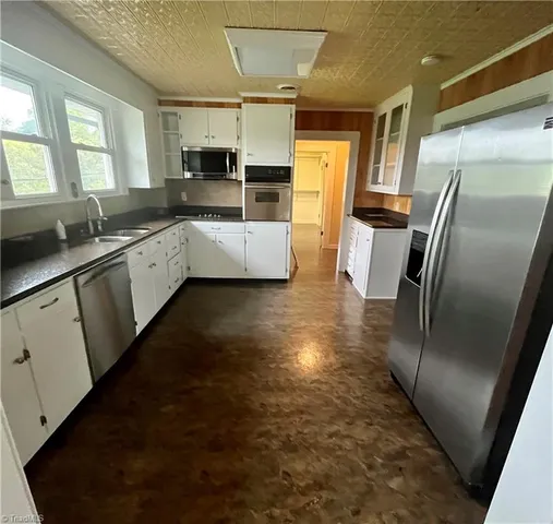 $325,000 | 1513 Pittman Street, Mount Airy, NC 27030