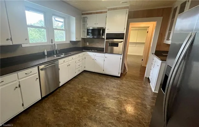 $325,000 | 1513 Pittman Street, Mount Airy, NC 27030