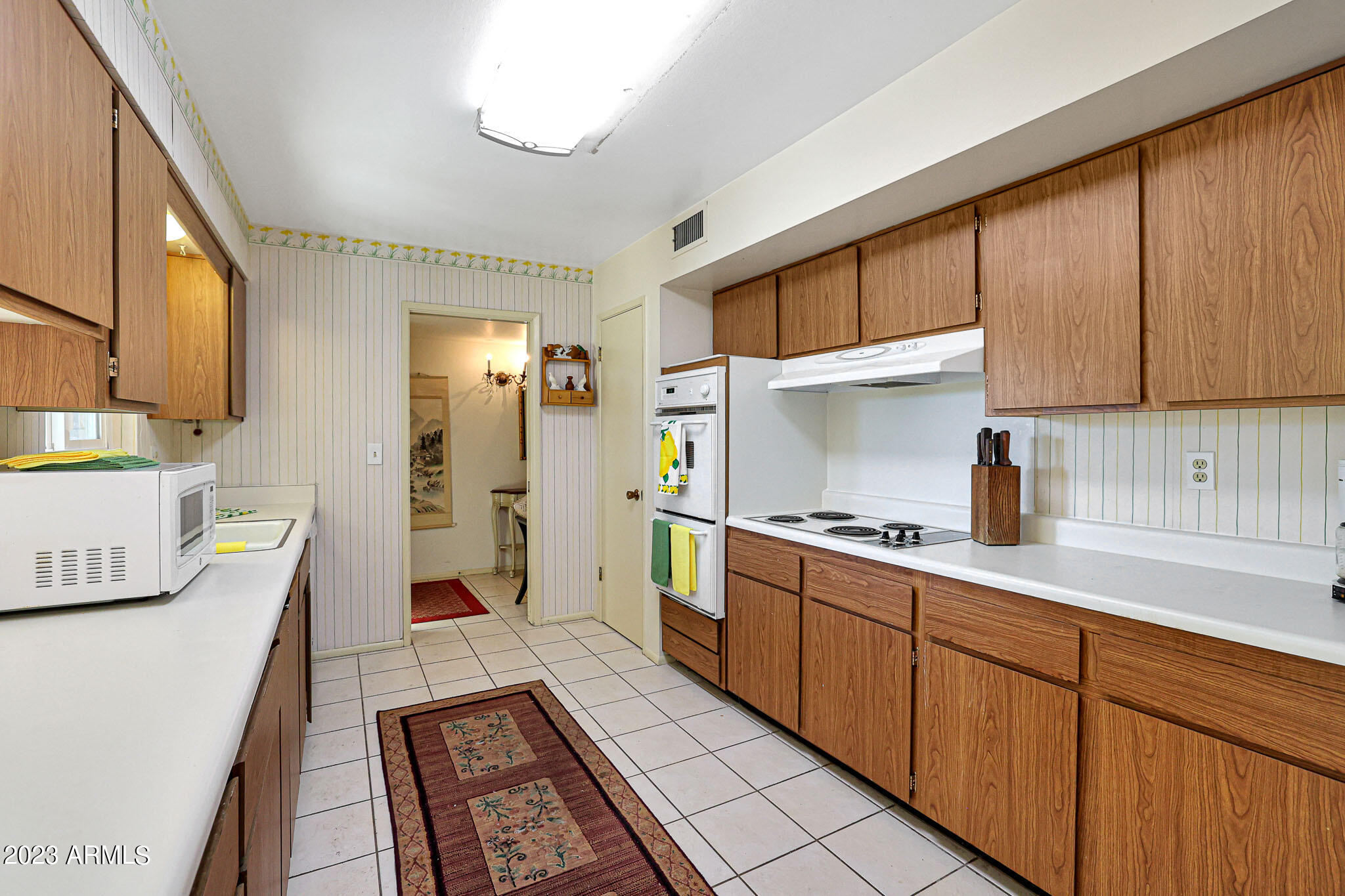 10130 West Mountain View Road Sun City, AZ 85351 - Photo 20 of 47 Kitchen