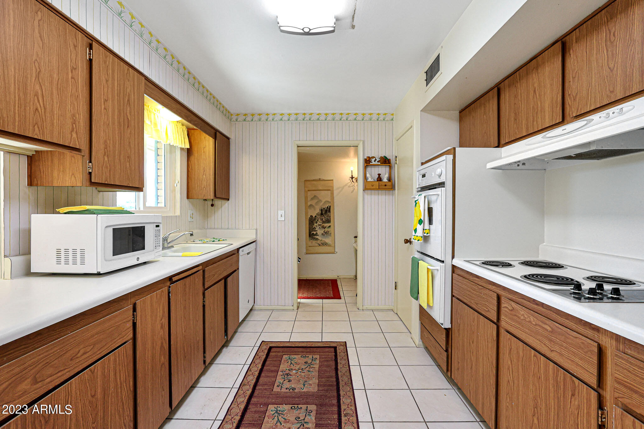 10130 West Mountain View Road Sun City, AZ 85351 - Photo 22 of 47 Kitchen