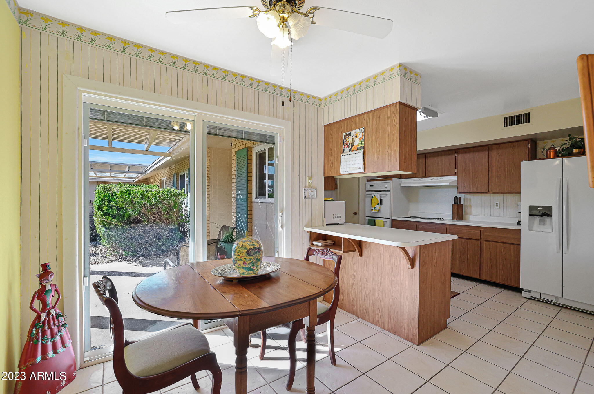 10130 West Mountain View Road Sun City, AZ 85351 - Photo 24 of 47 Eat-In-Kitchen