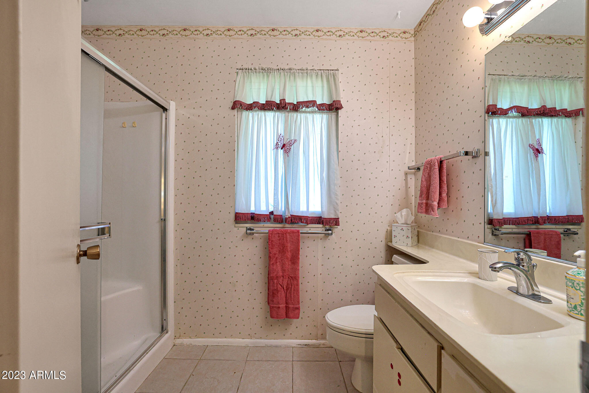 10130 West Mountain View Road Sun City, AZ 85351 - Photo 28 of 47 Primary Bathroom